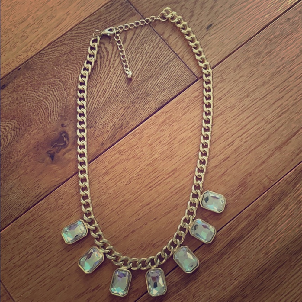 NWOT gold statement necklace